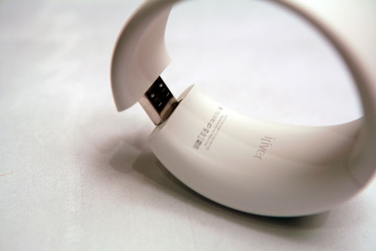 CES 2007 – Brazalete con BlueTooth para el iRiver S10