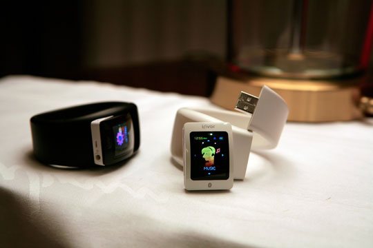 CES 2007 – Brazalete con BlueTooth para el iRiver S10