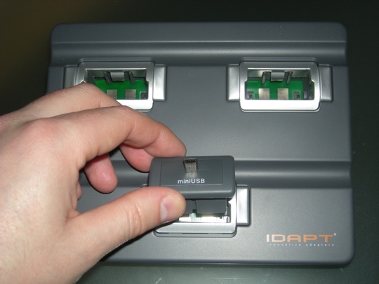 idapt_colocando_clavijas.jpg