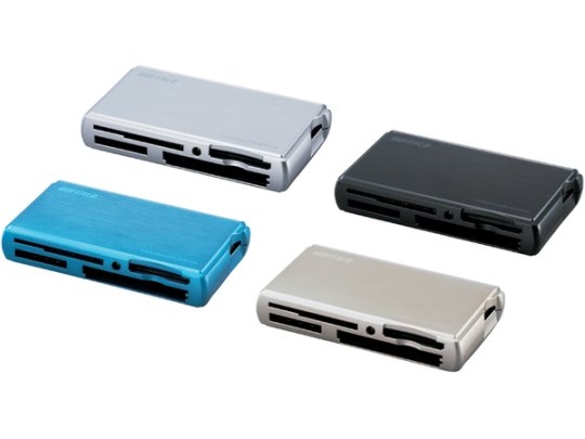 Buffalo BSCRA38U2, lector de tarjetas Turbo USB Foto Buffalo BSCRA38U2, lector de tarjetas Turbo USB