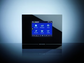 DOMOKYO_Domotica-para-el-hogar-I_Planner-de-Niessen-negro
