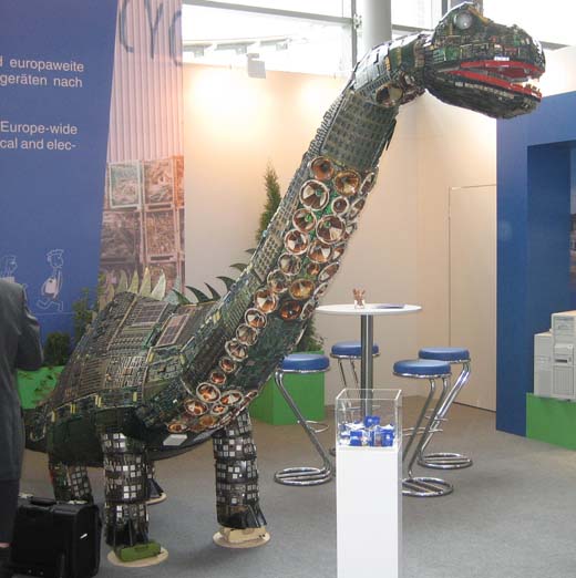 CeBIT: dinosarurio reciclado